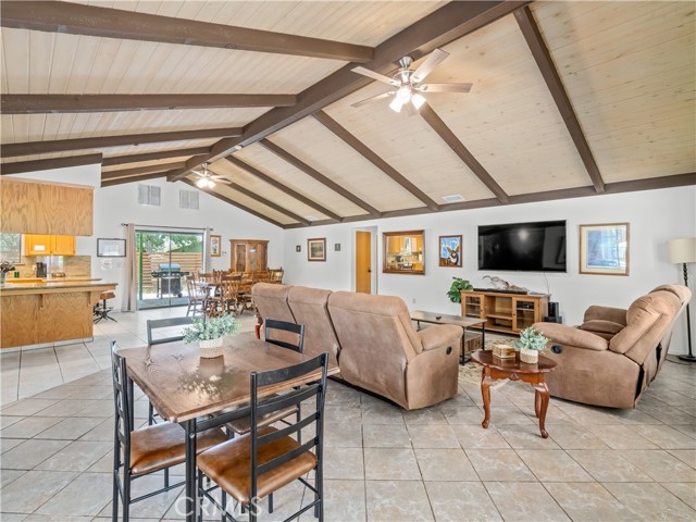 Detail Gallery Image 9 of 65 For 52092 Road 423, Oakhurst,  CA 93644 - 5 Beds | 3 Baths