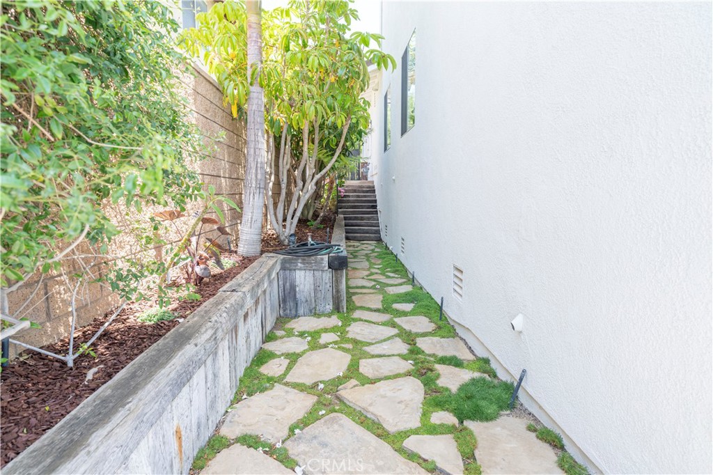 MLS #OC25280795 image #40