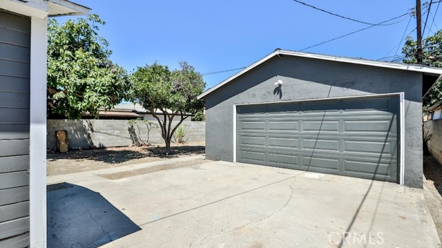 1113 S Golden West Avenue, Santa Ana CA: https://media.crmls.org/medias/d0c02b2c-7073-4054-baa2-10ec3dcbf1c8.jpg