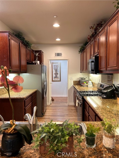 Detail Gallery Image 8 of 11 For 32 Bolinas, Irvine,  CA 92602 - 1 Beds | 1 Baths