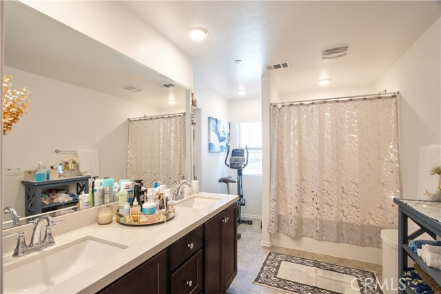 Detail Gallery Image 21 of 44 For 32774 Shorecrest Way, Lake Elsinore,  CA 92530 - 3 Beds | 2/1 Baths