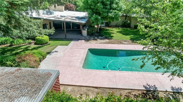 6641 N Van Ness Boulevard, Fresno CA: https://media.crmls.org/medias/d0c1efd8-074f-41b9-be66-f09afbe98217.jpg