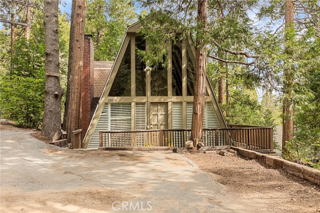 Detail Gallery Image 3 of 29 For 27824 Fern Dell Rd, Lake Arrowhead,  CA 92352 - 3 Beds | 2 Baths