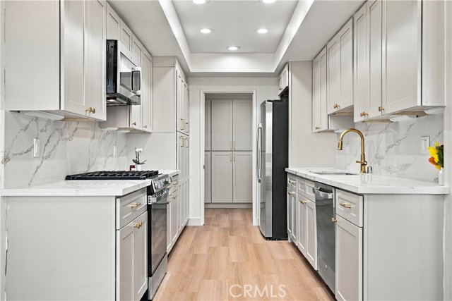 17140 Burbank, 207 photo 12