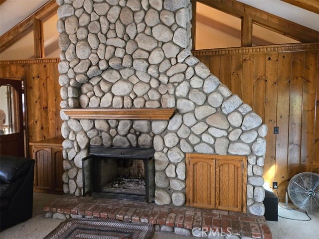 Detail Gallery Image 5 of 6 For 1536 Yosemite Dr, Lake Arrowhead,  CA 92352 - 4 Beds | 3 Baths