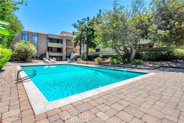 16866 Kingsbury photo 8