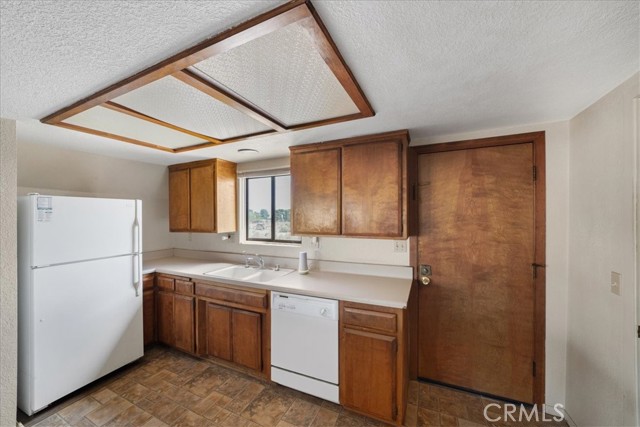 Detail Gallery Image 13 of 42 For 10075 Monte Vista Rd, Phelan,  CA 92371 - 3 Beds | 2 Baths