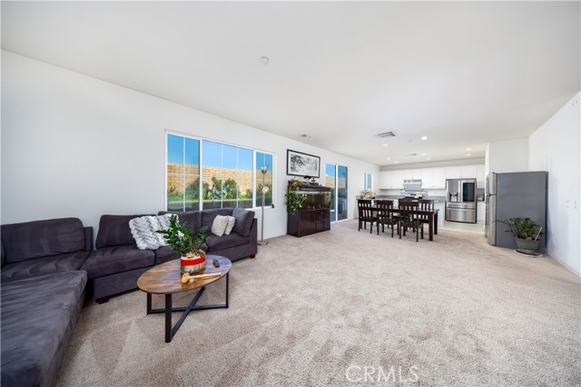 Detail Gallery Image 11 of 28 For 3473 E Sweetbay, Ontario,  CA 91761 - 6 Beds | 3 Baths