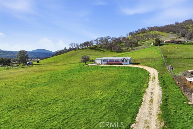 Detail Gallery Image 2 of 44 For 2805 Smith Ln, Clearlake,  CA 95422 - 3 Beds | 2 Baths