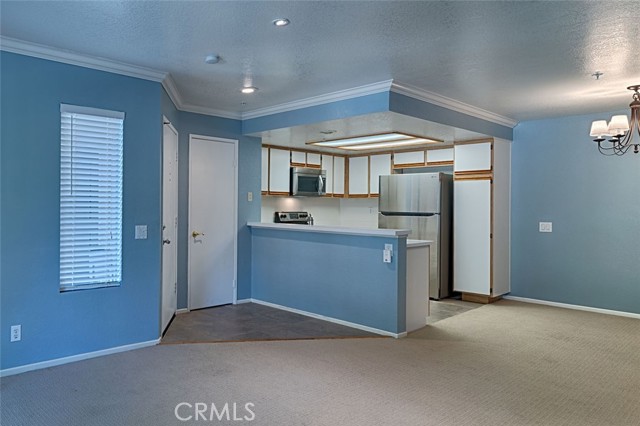 Detail Gallery Image 10 of 49 For 215 S Cross Creek Rd #E,  Orange,  CA 92869 - 1 Beds | 1 Baths