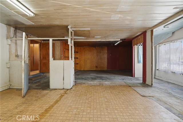 Detail Gallery Image 11 of 15 For 16203 Orange, Paramount,  CA 90723 - 4 Beds | 2 Baths