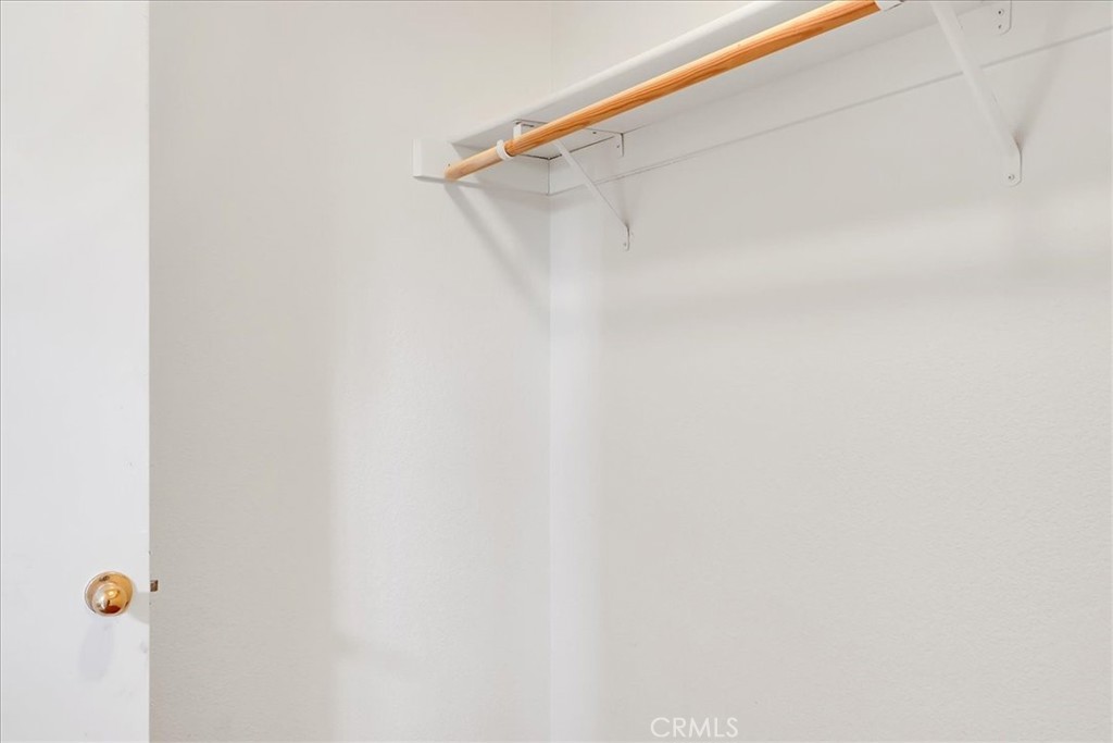 https://media.crmls.org/medias/d0c7cc43-d8d6-4187-a0b9-a9c38ef1704c.jpg?preset=X-Large