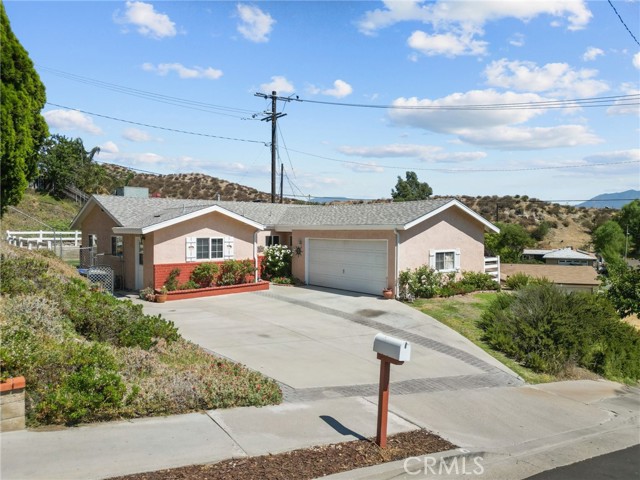 Detail Gallery Image 1 of 1 For 27946 Carvel Dr, Canyon Country,  CA 91351 - 3 Beds | 2 Baths