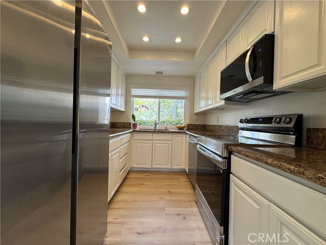 18 Snapdragon, Irvine CA: https://media.crmls.org/medias/d0ca85ce-f254-4392-a8ae-6509ec0c1c59.jpg