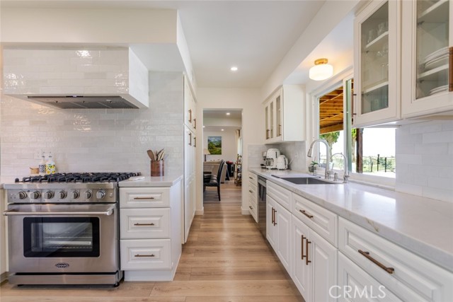 Detail Gallery Image 17 of 51 For 19707 Green Mountain Dr, Newhall,  CA 91321 - 4 Beds | 3 Baths