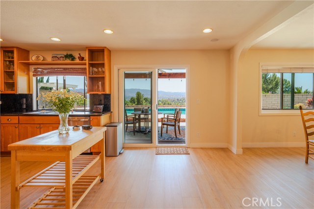 Detail Gallery Image 9 of 43 For 22396 Barbacoa Dr, Saugus,  CA 91350 - 3 Beds | 3 Baths