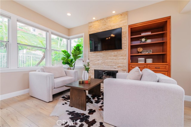 56 Egret Lane, Aliso Viejo CA: https://media.crmls.org/medias/d0cb6df1-fb03-4f32-94f1-3365cf8f1918.jpg
