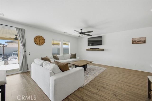 Image 24 of 75 For 26459 Wreath Court