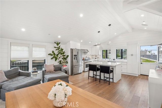 Detail Gallery Image 3 of 18 For 323 Magnolia Dr, Laguna Beach,  CA 92651 - 4 Beds | 3 Baths