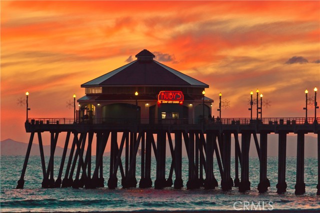722 Main Street, Huntington Beach, California 92648, 2 Bedrooms Bedrooms, ,1 BathroomBathrooms,Residential Lease,For Rent,722 Main Street,CROC25155189