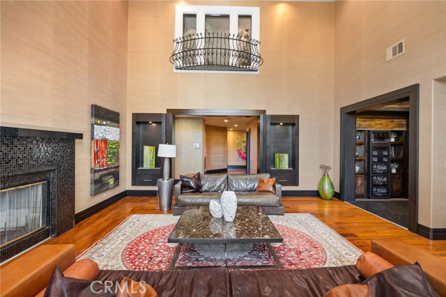 451 W Le Roy Avenue, Arcadia CA: https://media.crmls.org/medias/d0cc322d-39ab-4fc9-b4f0-b7d56f4c4976.jpg