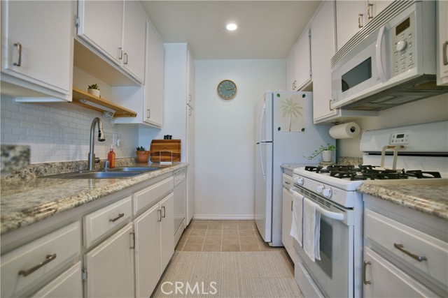 Detail Gallery Image 14 of 18 For 3649 Glendon Ave #204,  Los Angeles,  CA 90034 - 1 Beds | 1 Baths