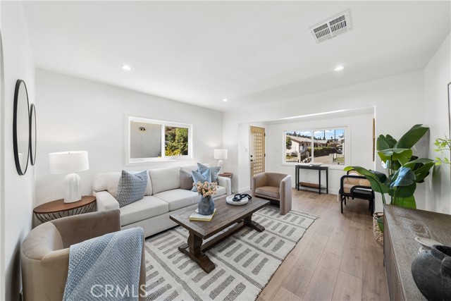 Detail Gallery Image 4 of 44 For 2306 Elmgrove, Los Angeles,  CA 90031 - 4 Beds | 3 Baths