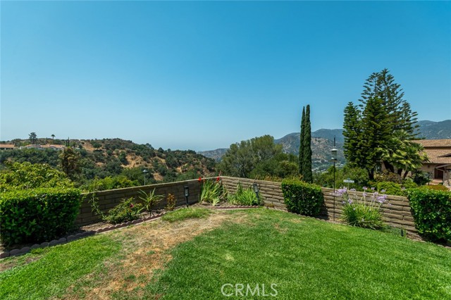 Detail Gallery Image 32 of 38 For 2251 El Arbolita Dr, Glendale,  CA 91208 - 2 Beds | 2 Baths