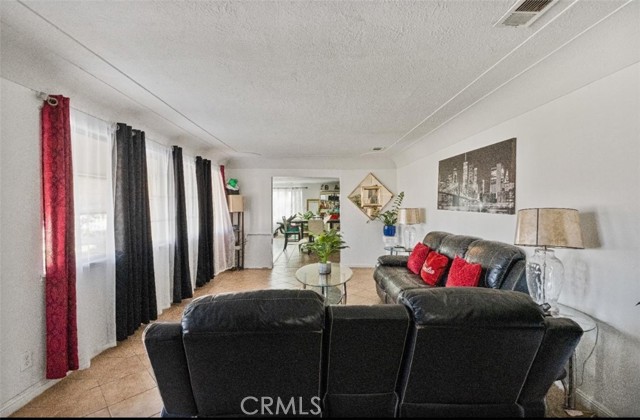 Detail Gallery Image 5 of 21 For 1260 T St, Merced,  CA 95341 - 2 Beds | 1 Baths