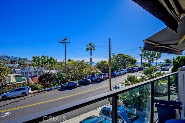 174 Cliff Drive, Laguna Beach CA: https://media.crmls.org/medias/d0cf02f2-d103-4609-9be4-ef0ebf8e1b0b.jpg
