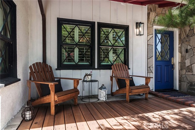 Sit awhile...  look at the beautiful pacific ocean right from this porch!