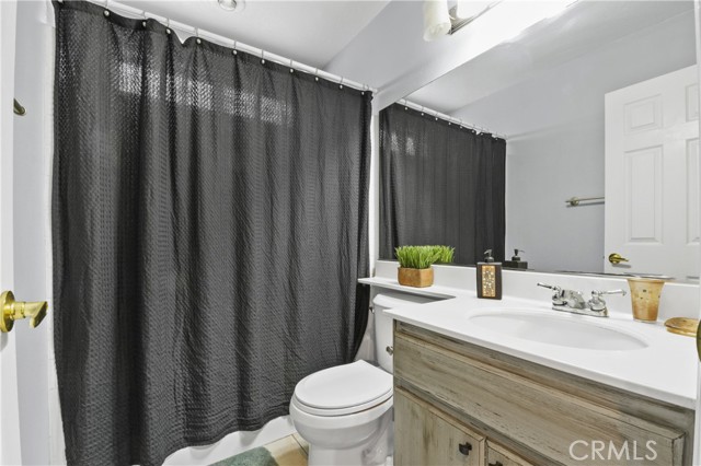 Detail Gallery Image 12 of 14 For 514 Brookhaven Dr, Corona,  CA 92879 - 3 Beds | 2/1 Baths