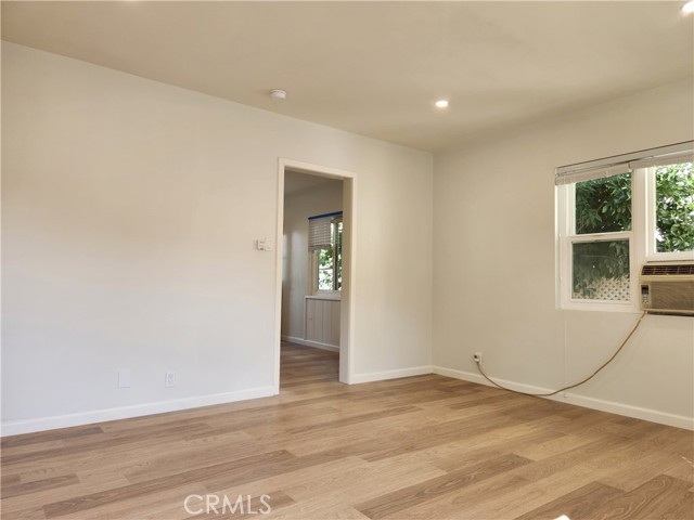 Detail Gallery Image 7 of 9 For 1123 E Chestnut St #B,  Glendale,  CA 91205 - 1 Beds | 1 Baths