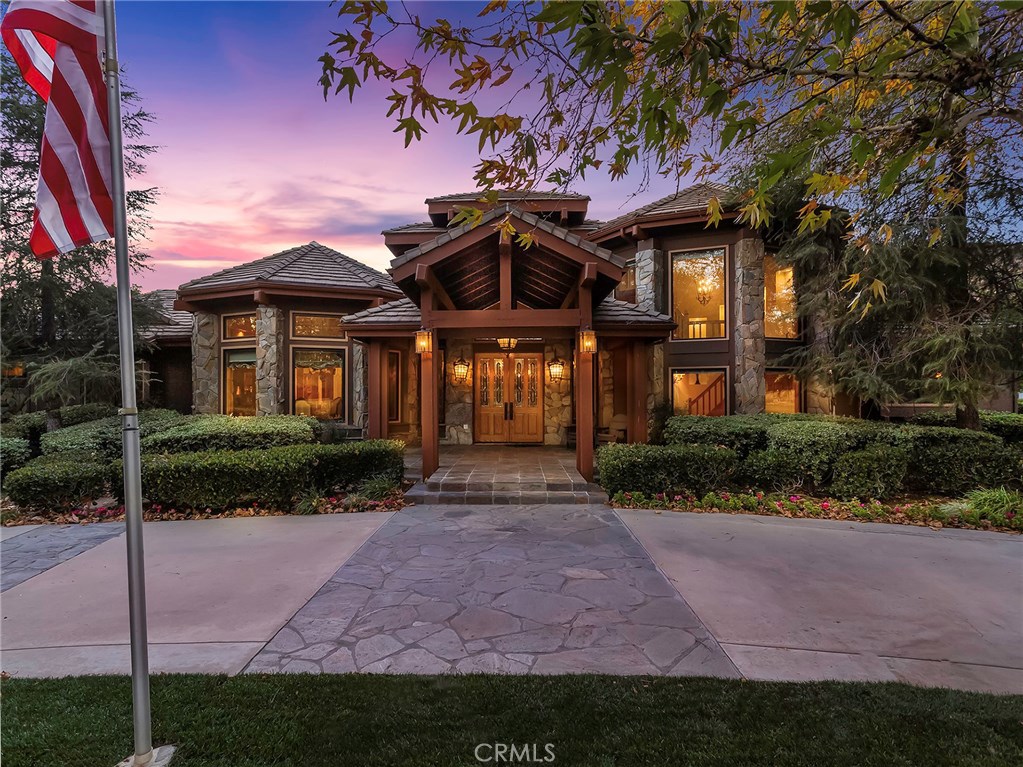 https://media.crmls.org/medias/d0d10973-dad5-495e-930f-70da46cf6563.jpg?preset=X-Large