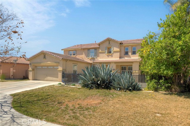 Detail Gallery Image 3 of 34 For 977 Saltbush, Hemet,  CA 92545 - 5 Beds | 2/1 Baths