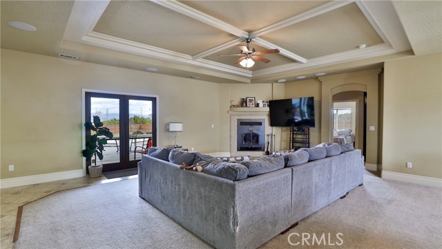 Detail Gallery Image 7 of 60 For 7061 Opal Ave, Oak Hills,  CA 92344 - 5 Beds | 4 Baths