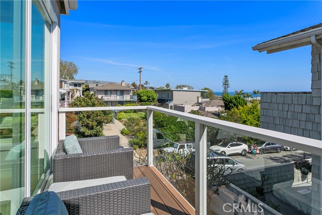 166 Fairview Street, Laguna Beach CA: https://media.crmls.org/medias/d0d2179e-c2fc-4e5d-8853-f8f021e4f7f3.jpg