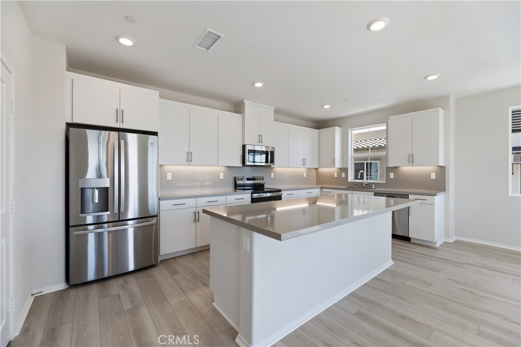 MLS #OC25132963 img 12