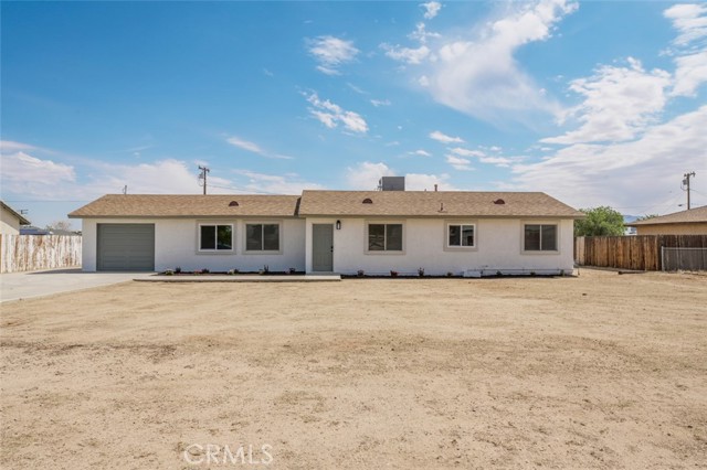 Detail Gallery Image 1 of 1 For 11457 Chimayo Rd, Apple Valley,  CA 92308 - 3 Beds | 2 Baths