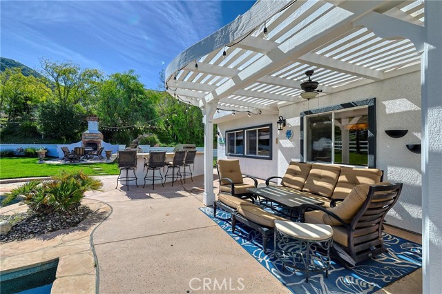 Detail Gallery Image 47 of 69 For 15257 Saddleback, Canyon Country,  CA 91387 - 6 Beds | 4/1 Baths