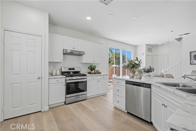 Detail Gallery Image 28 of 60 For 7038 Village, Corona,  CA 92880 - 3 Beds | 2/1 Baths