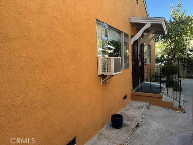 Detail Gallery Image 7 of 10 For 5832 Camerford Ave, Los Angeles,  CA 90038 - – Beds | – Baths