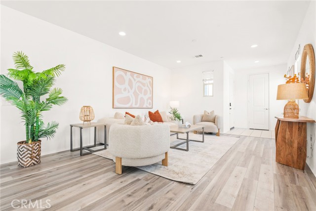 8254 Lily Drive, Rosemead CA: https://media.crmls.org/medias/d0d44268-484b-471c-98a3-c5e597463677.jpg