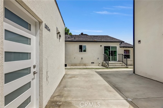 18152 Sunburst Street, Northridge CA: https://media.crmls.org/medias/d0d4c2ca-0874-4d5b-8764-e3eb9eb03b07.jpg