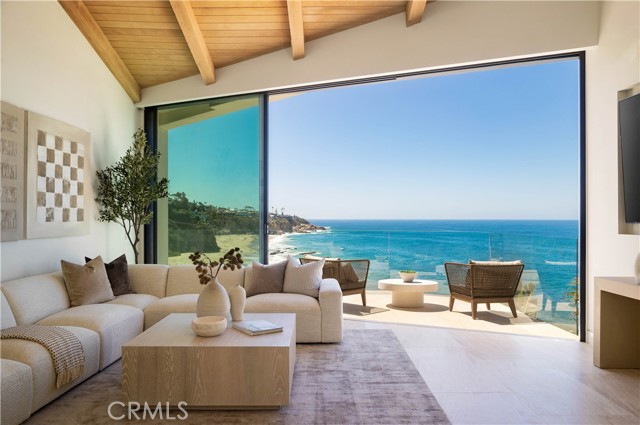 Detail Gallery Image 1 of 26 For 31899 Circle Dr, Laguna Beach,  CA 92651 - 3 Beds | 3 Baths