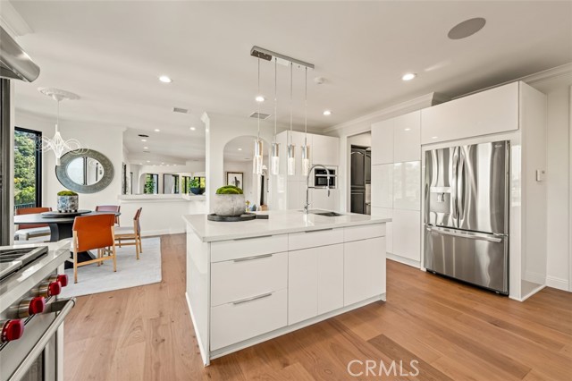 Detail Gallery Image 21 of 41 For 3556 Multiview Dr, Los Angeles,  CA 90068 - 5 Beds | 5/1 Baths