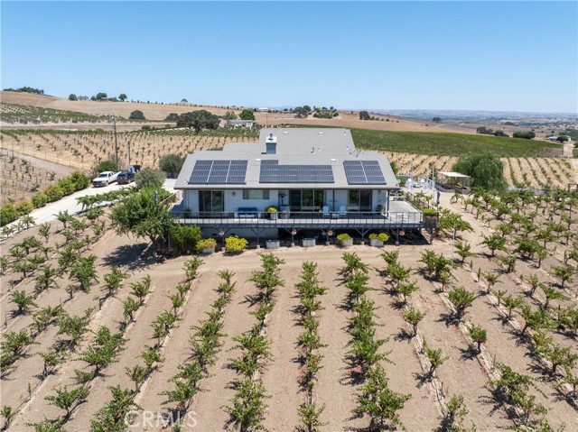 7110 Drake Road, Paso Robles CA: https://media.crmls.org/medias/d0d57314-2cd5-4cca-863f-90a52dd6f5ce.jpg