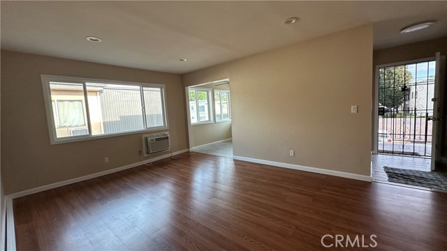 Detail Gallery Image 4 of 19 For 3050 Vineland #8,  Baldwin Park,  CA 91706 - 2 Beds | 1 Baths