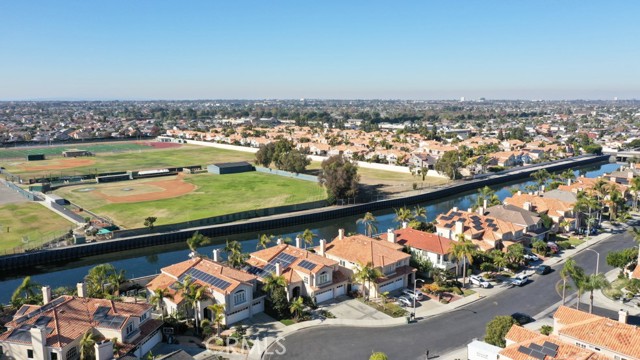 Detail Gallery Image 26 of 27 For 21221 Hillsdale Ln, Huntington Beach,  CA 92646 - 4 Beds | 3 Baths