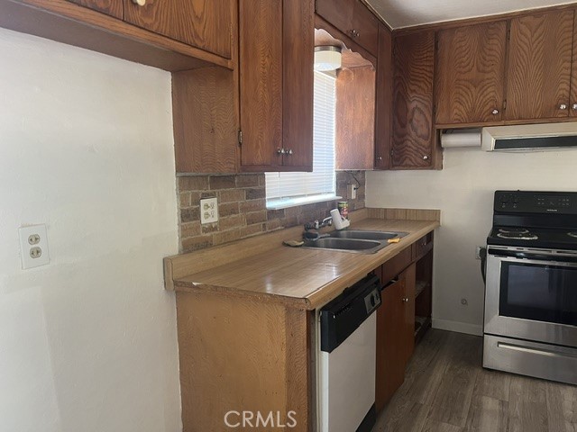 https://media.crmls.org/medias/d0d614e8-d51b-49ac-92d5-d422c7cd3c90.jpg?preset=X-Large
